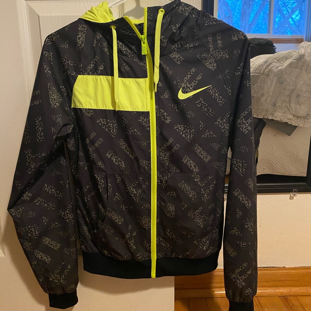 Woman’s xs Nike windbreaker